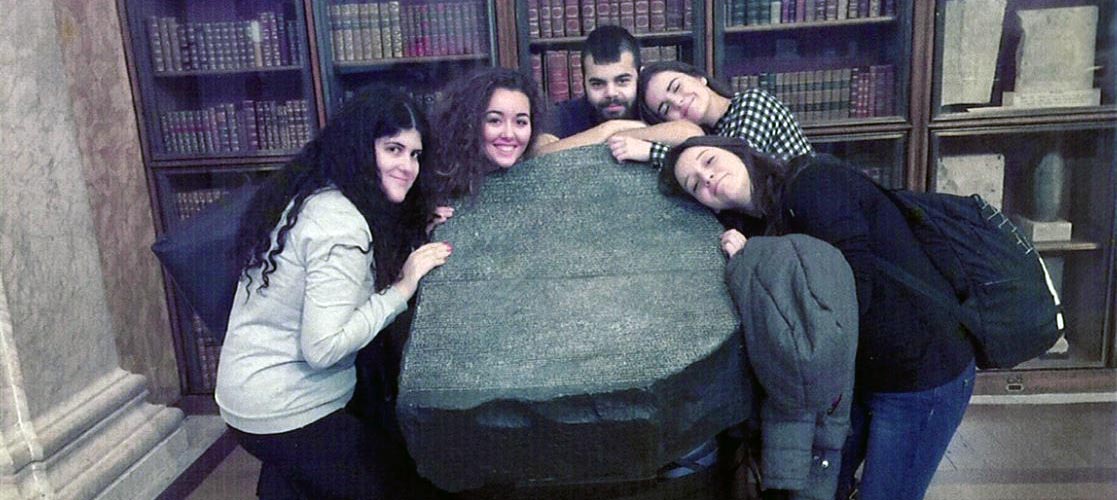 Estudiantes del grado en Traducción e Interpretación viajan a Londres para inspirarse en la piedra de Rosetta