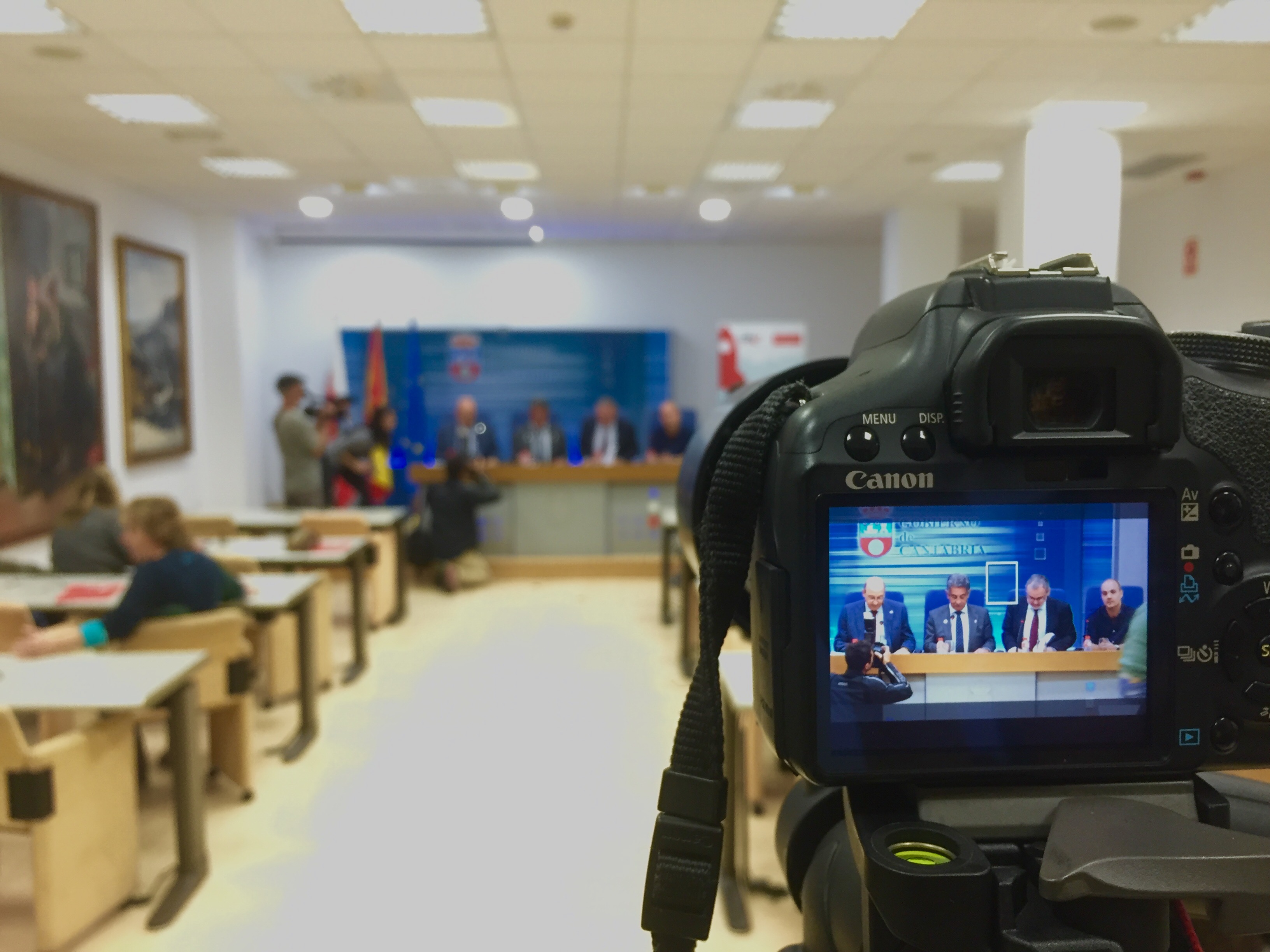 Estudiantes de Comunicación visitan el Gabinete de Prensa Multimedia