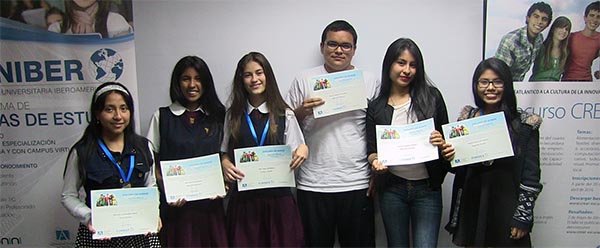 La alumna Lidia Vega, del Colegio Montealto de Lima, fue la ganadora del concurso Crear XXI