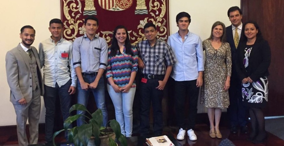 La embajada española recibe a los cinco estudiantes guatemaltecos que se incorporan a la Universidad Europea del Atlántico