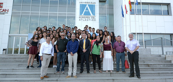 Estudiantes colombianos del Centro Cultural Educativo Español Reyes Católicos visitan el campus de UNEATLANTICO