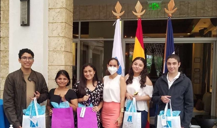 Celebrado el acto de despedida para los alumnos nicaragüenses que viajarán a España para iniciar sus estudios en UNEATLANTICO