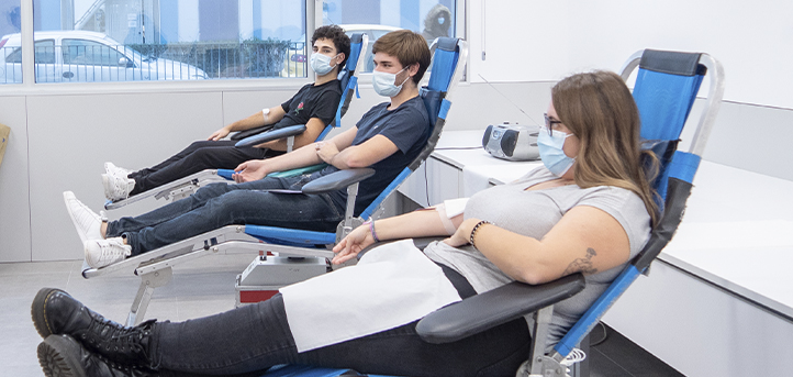 La comunidad universitaria colabora en una jornada de donación de sangre celebrada en el Campus de UNEATLANTICO