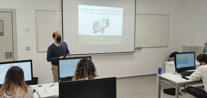 Nacho Irastorza imparte un taller en la Universidad titulado: “¿Cómo hago una planificación del cash flow si no soy experto en finanzas?”