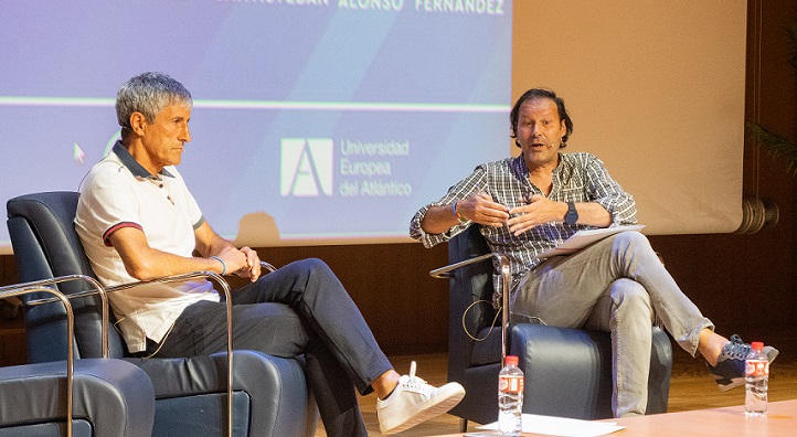 Quique Setién y Fernández Romo fueron dos de los ponentes destacados en las Jornadas de Reciclaje de Entrenadores de fútbol