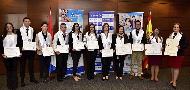 Estudiantes de Paraguay reciben sus títulos tras finalizar con éxito sus estudios de posgrado en UNEATLANTICO