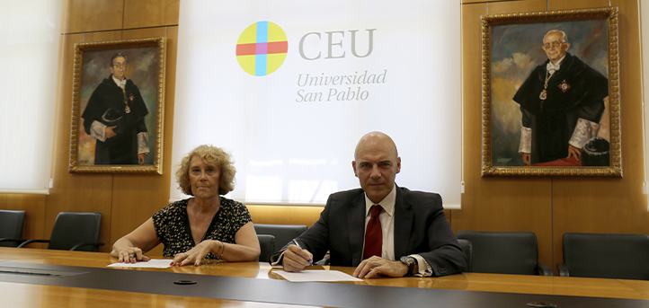 El profesor de UNEATLANTICO y director de la Cátedra FUNIBER, Durántez Prados, firma un acuerdo con la Cátedra CEU Casa de Austria