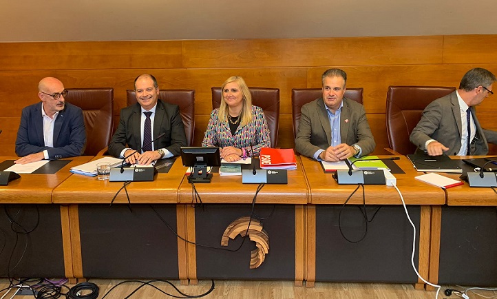 El rector intervino en comisión parlamentaria para informar sobre el Proyecto de Ley de Ciencia, Tecnología e Innovación de Cantabria