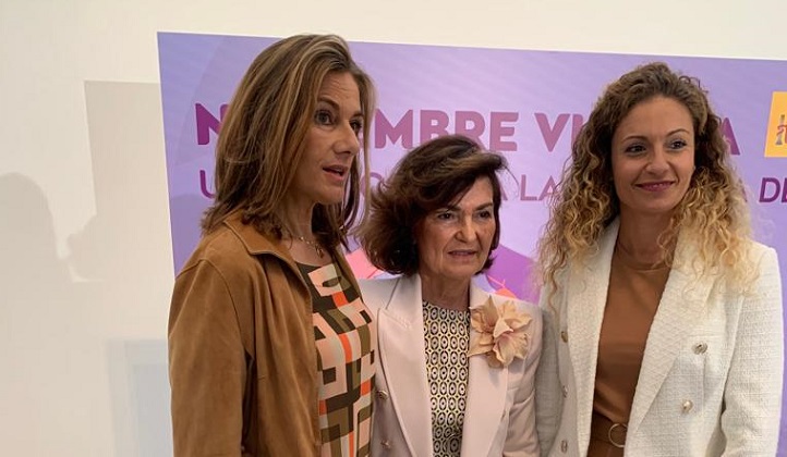 La directora de Relaciones Institucionales, Elena Palacio, representó a UNEATLANTICO en las Jornadas Noviembre Violeta, que inauguró Carmen Calvo