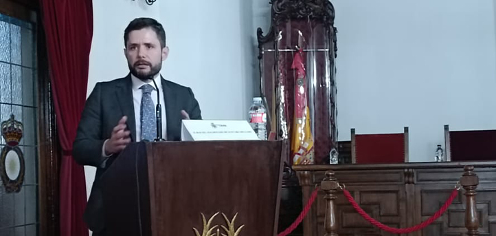 El profesor de UNEATLANTICO, Maldonado de Guevara, imparte una conferencia sobre nobiliaria en el Archivo General Militar de Ávila