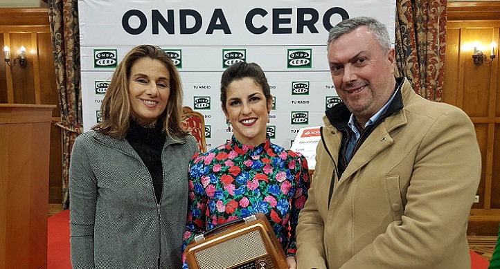 Paula Sumillera, directora de la OSCAN, recibió el Premio Mujer Cantabria de Onda Cero, que cuenta con el patrocinio de UNEATLANTICO