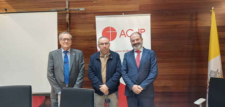 El rector Rubén Calderón analiza las consecuencias económicas en Cantabria del «invierno demográfico»