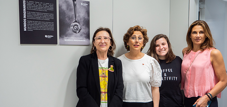 Cáritas Santander visita UNEATLANTICO para acercar su exposición, «Mundos imaginarios», a la comunidad universitaria