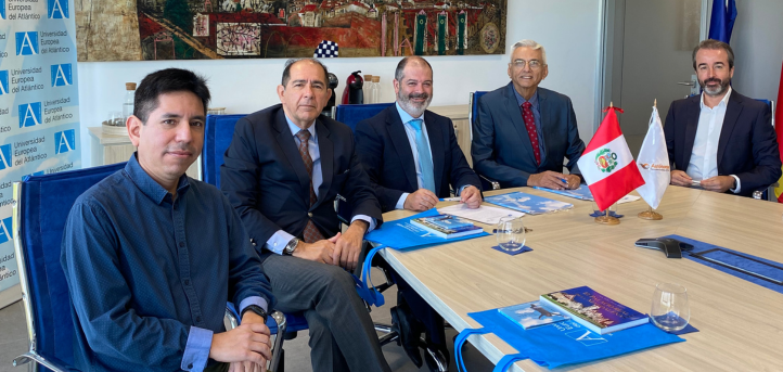 UNEATLANTICO y la Universidad Autónoma de Perú fortalecen lazos de colaboración en un encuentro crucial