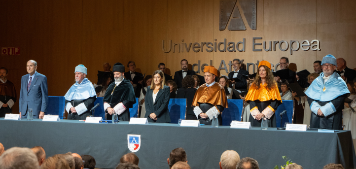UNEATLANTICO celebra el acto de apertura del nuevo curso académico y concede diplomas a los mejores expedientes