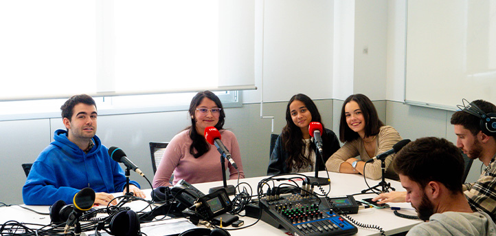 Alumnos de UNEATLANTICO hablan sobre el Día Mundial de la Radio en el programa de Radio Nacional de España