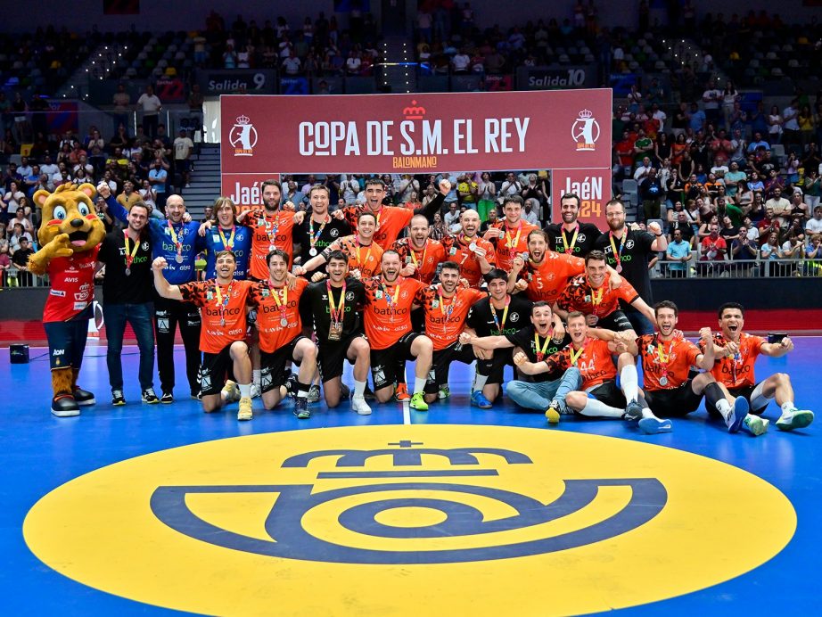 El Bathco Balonmano Torrelavega, subcampeón de la Copa del Rey