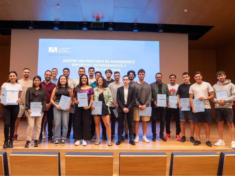 Finaliza la fase presencial del Máster en Rendimiento Deportivo de UNEATLANTICO con la entrega de títulos a los alumnos