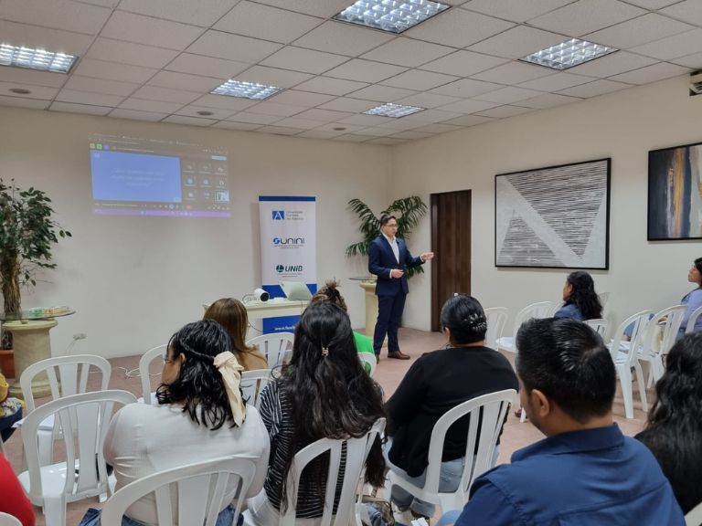 El docente de UNEATLANTICO Luis Eduardo Prado participa en la III Cumbre Iberoamericana para educadores «ReHumanizar la educación»