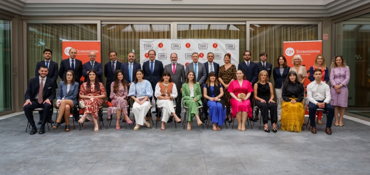 El rector de UNEATLANTICO, Rubén Calderón, asiste al acto de clausura del Máster de Asesoría Fiscal y Práctica Profesional en Oviedo