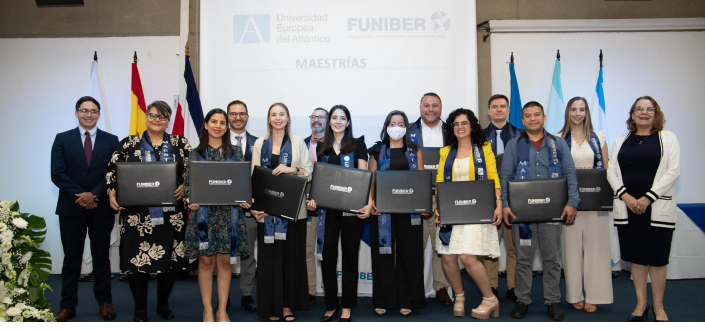 UNEATLANTICO celebra la entrega de títulos en Costa Rica reconociendo a estudiantes destacados en diversos programas académicos