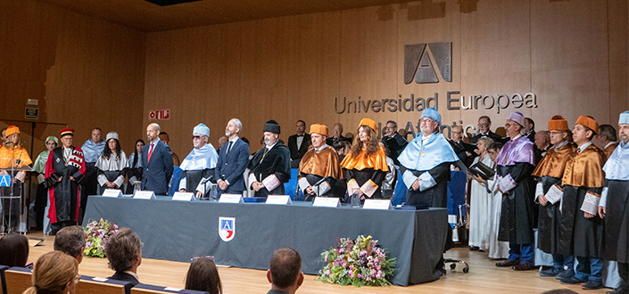 UNEATLANTICO celebra el acto de apertura del nuevo curso académico y concede diplomas a los mejores expedientes