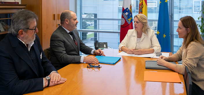 Rubén Calderón, rector de UNEATLANTICO, mantiene una reunión con María Jesús Susinos, consejera de Desarrollo Rural, Ganadería, Pesca y Alimentación