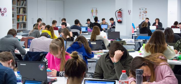 UNEATLANTICO habilita la biblioteca y las salas de estudio para apoyar a los estudiantes en los exámenes finales