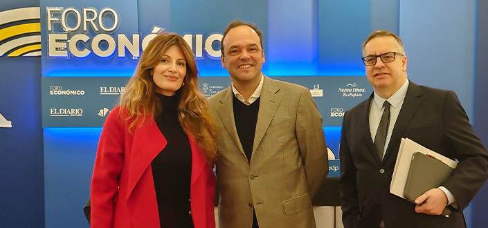 Silvia Aparicio, vicerrectora de UNEATLANTICO, participa en el coloquio del Foro Económico de El Diario Montañés junto a José Carlos Díez