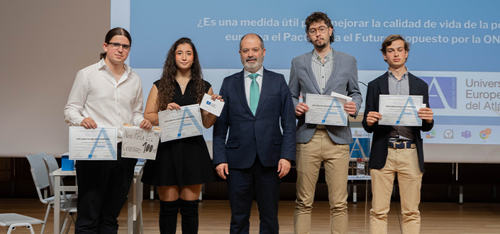 El equipo «Nos pesa el cerebro 100kg» se proclama ganador de la VIII edición de la Liga de Debate