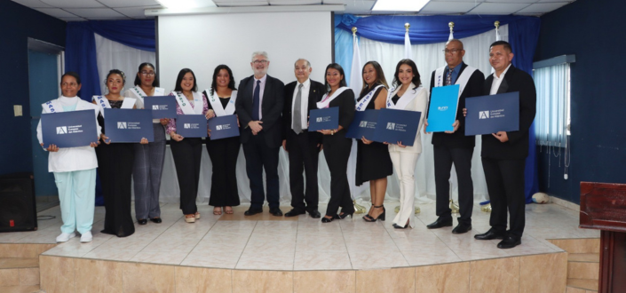 UNEATLANTICO realiza una ceremonia de entrega de títulos en Chiriquí, Panama