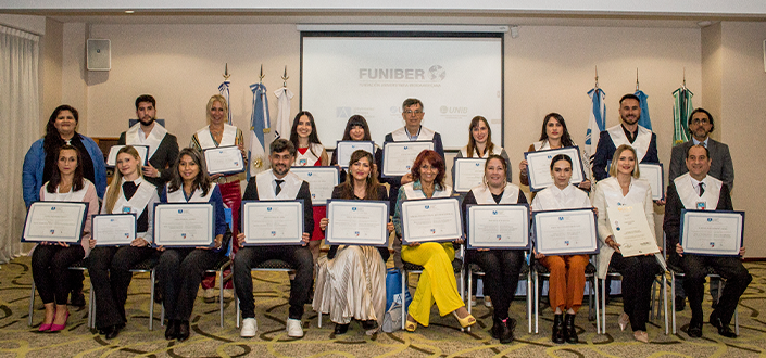 UNEATLANTICO celebra una ceremonia de entrega de diplomas a estudiantes becados en Argentina