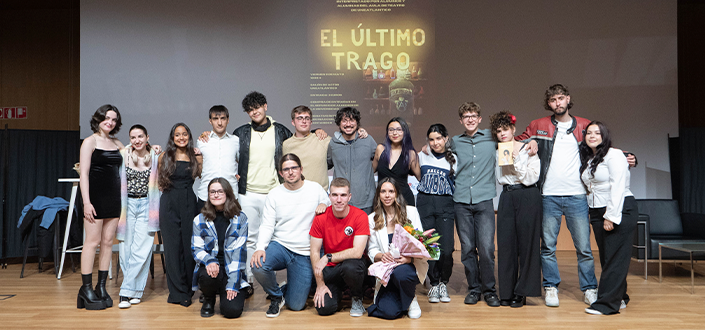 El Aula de Teatro de UNEATLANTICO estrena su última obra  «El último trago» en el Salón de Actos de la universidad