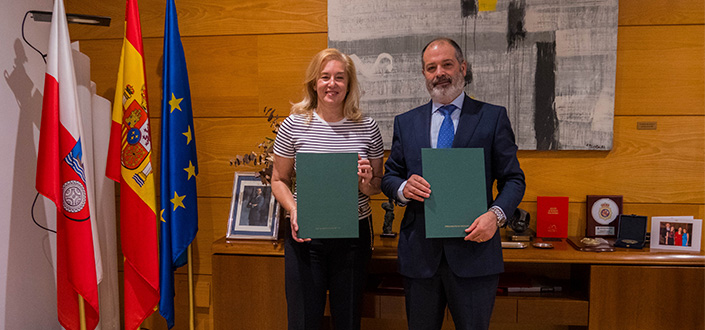 UNEATLANTICO y el Parlamento de Cantabria firman un convenio de colaboración que facilitará prácticas a los estudiantes
