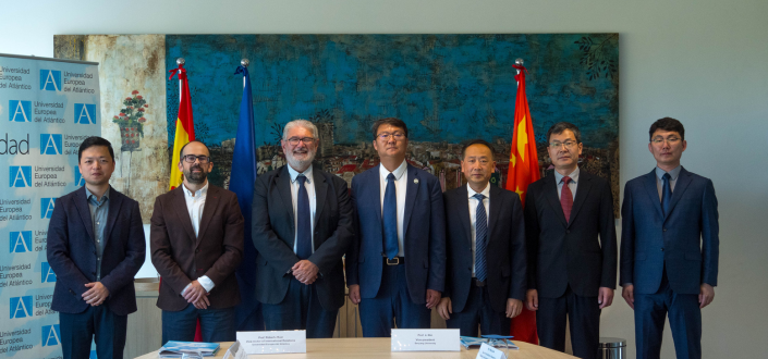 Representantes de la Universidad de Shenyang realizan una visita al campus universitario UNEATLANTICO