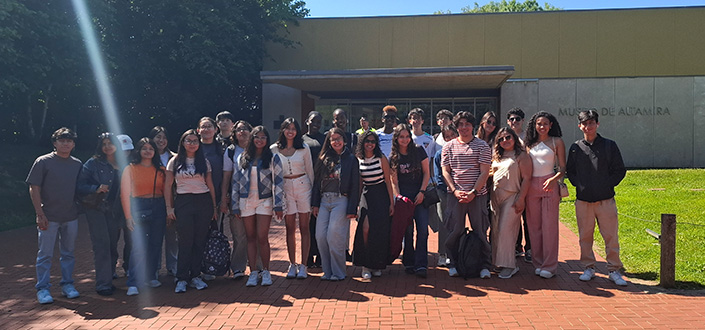 Alumnos internacionales de UNEATLANTICO visitan las Cuevas de Altamira en una actividad cultural organizada por la ORI
