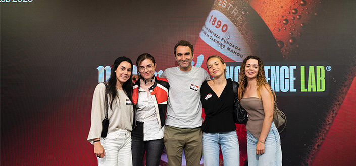 Alumnas de la asignatura de Diseño y Planificación de Campañas, representan a UNEATLANTICO en el Mahou Lab 2025 en Madrid