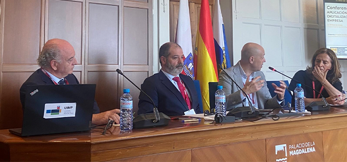 Rubén Calderón, rector de UNEATLANTICO participa en una mesa redonda organizada por la UIMP, AMMDE y el Ayuntamiento de Santander