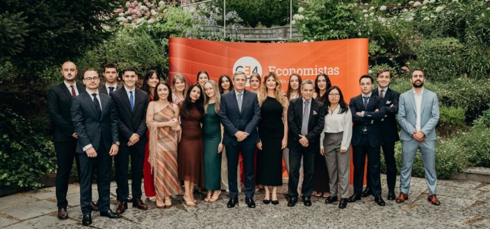 La vicerrectora Silvia Aparicio asiste al acto de clausura del Máster en Asesoría Fiscal y Práctica Profesional 2024-2025