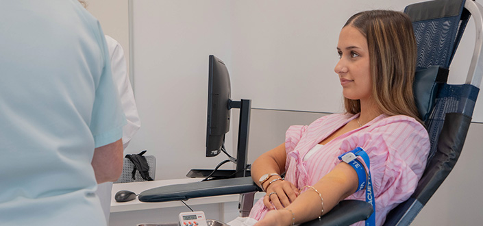 La comunidad de la Universidad Europea del Atlántico colabora activamente en la jornada de donación de sangre organizada junto a la HDSC