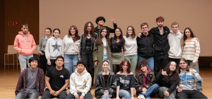 El Aula de Teatro levanta el telón nuevamente e invita a los estudiantes a participar en esta actividad