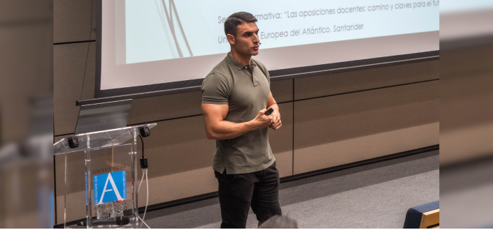 UNEATLANTICO ofrece una charla sobre el acceso a la docencia pública para alumnos de máster y grado