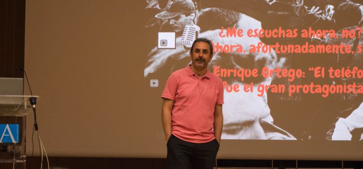Ángel García Muñiz comparte en UNEATLÁNTICO las claves del periodismo deportivo y la comunicación sobre el terreno