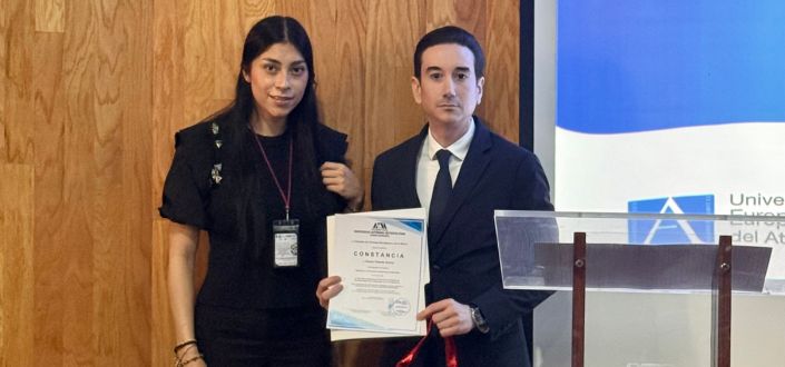El Dr. Álvaro Velarde Sotres participa como ponente en un seminario en el marco del Mundial de Fútbol celebrado en México