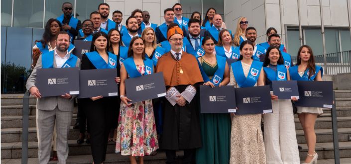 UNEATLANTICO celebra una graduación para sus estudiantes de posgrados online