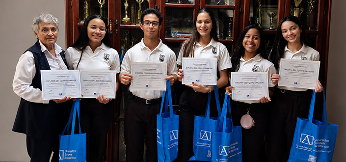 UNEATLANTICO y FUNIBER reconocen a los equipos campeones de la Liga Nacional de Debate Preuniversitaria LATAM 2026
