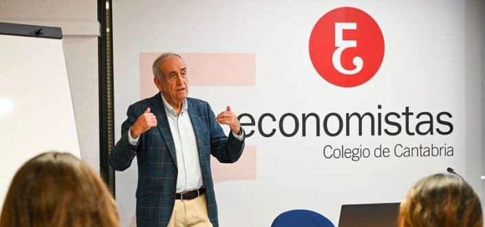 Estudiantes de UNEATLANTICO visitan y conocen la labor del Colegio de Economistas de Cantabria